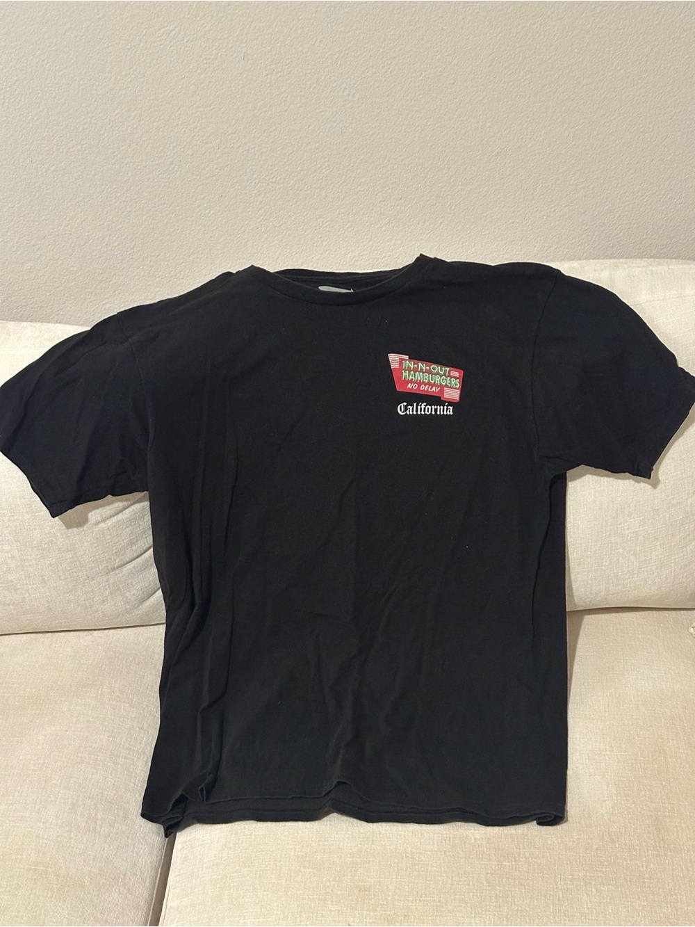 In N Out  T-Shirt classic charger
